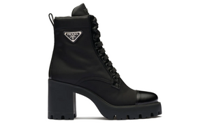 Prada Stiefeletten mit Logo 