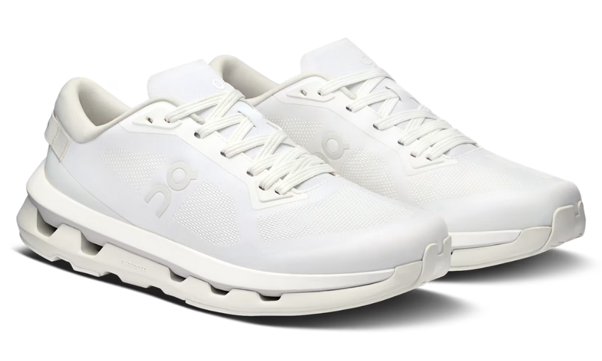 On Cloudzone 'Triple White' - Dubaiallstar